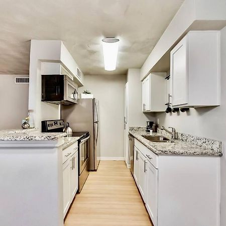 Dallas Boutique Flat + Arboretum Tickets Included Екстер'єр фото