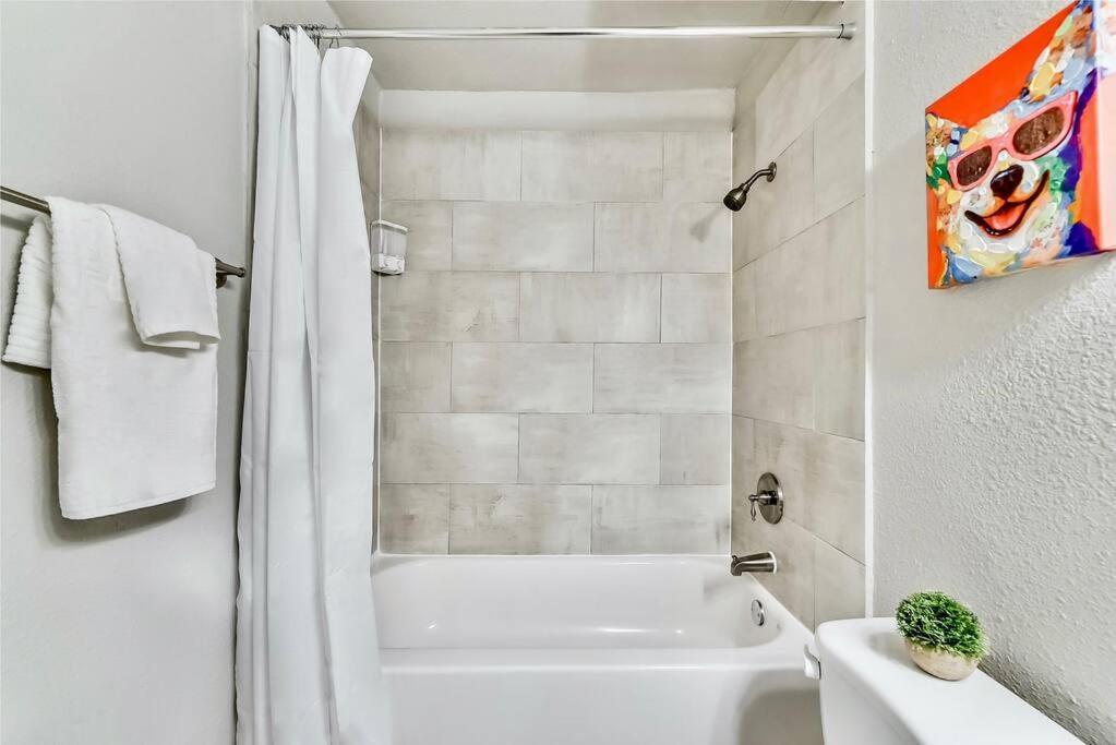 Dallas Boutique Flat + Arboretum Tickets Included Екстер'єр фото