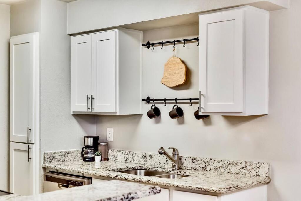 Dallas Boutique Flat + Arboretum Tickets Included Екстер'єр фото